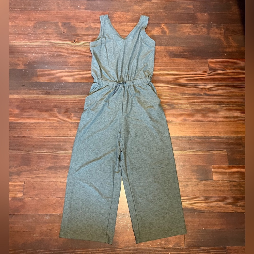 Old Navy Breathe ON Waist-Defined Sleeveless Jumpsuit for Women - Small - green
